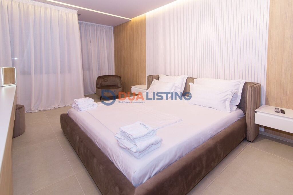 Shesim Penthouse Ikonik me Verandë Panoramike , Vlore Jetë Luksi mbi Detin Jon, Vlorë