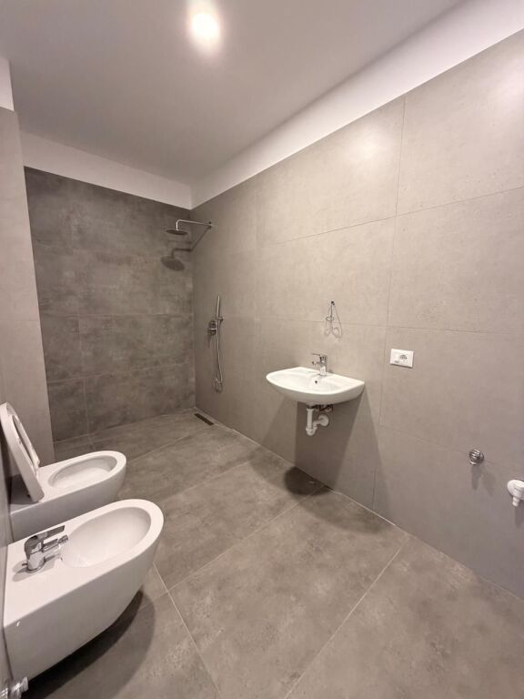 Shitet apartament 1+1 – Golem 📍 Vetëm pak hapa larg detit