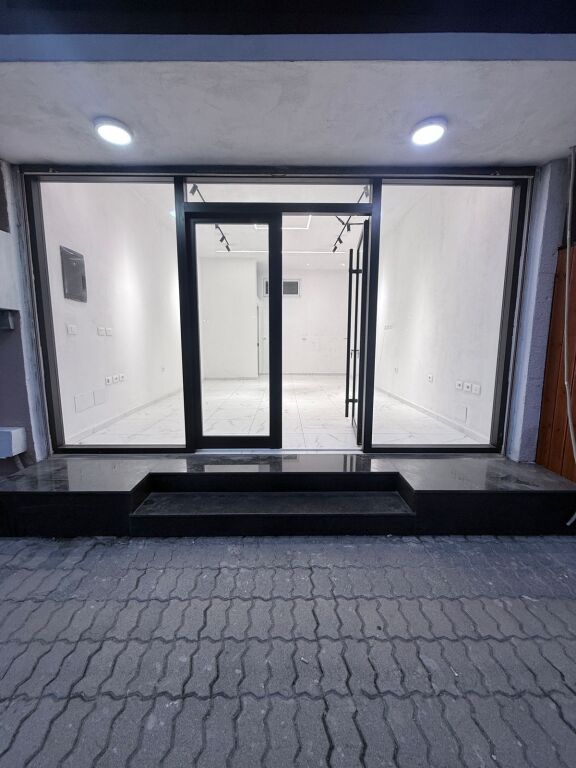 JEPET ME QERA AMBIENT BIZNESI ISH FABRIKA BUKES DURRES