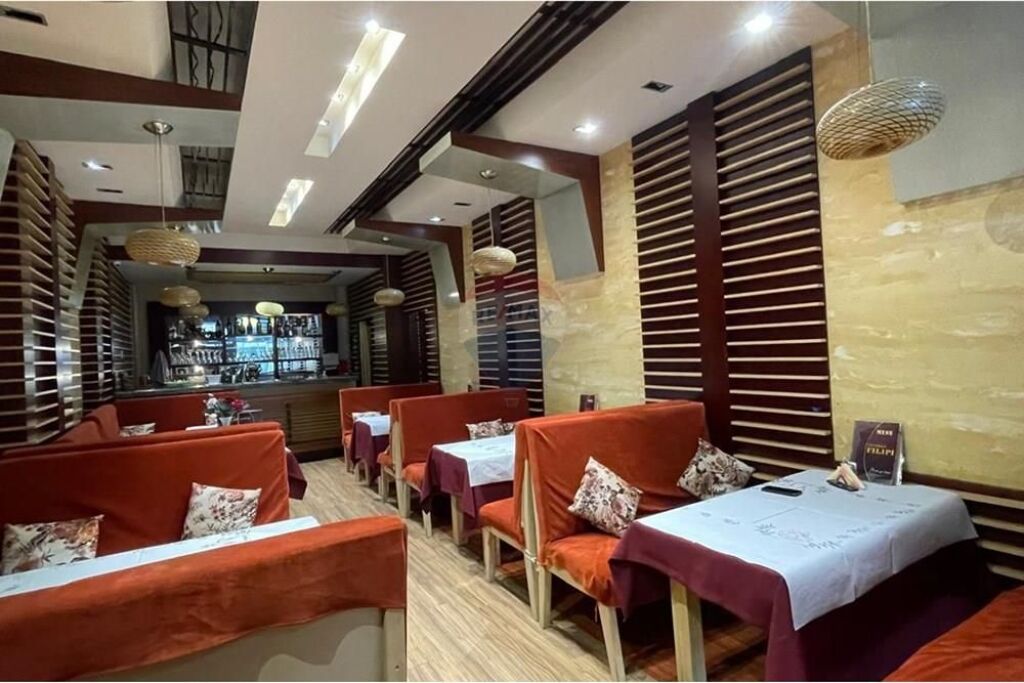 Ristorante in Vendita o in Affitto – Via Democrazia, Vlora