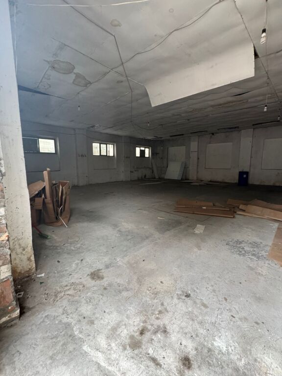 MAGAZZINI IN AFFITTO 190 M2 KOMBINAT 67.000 LEKE
