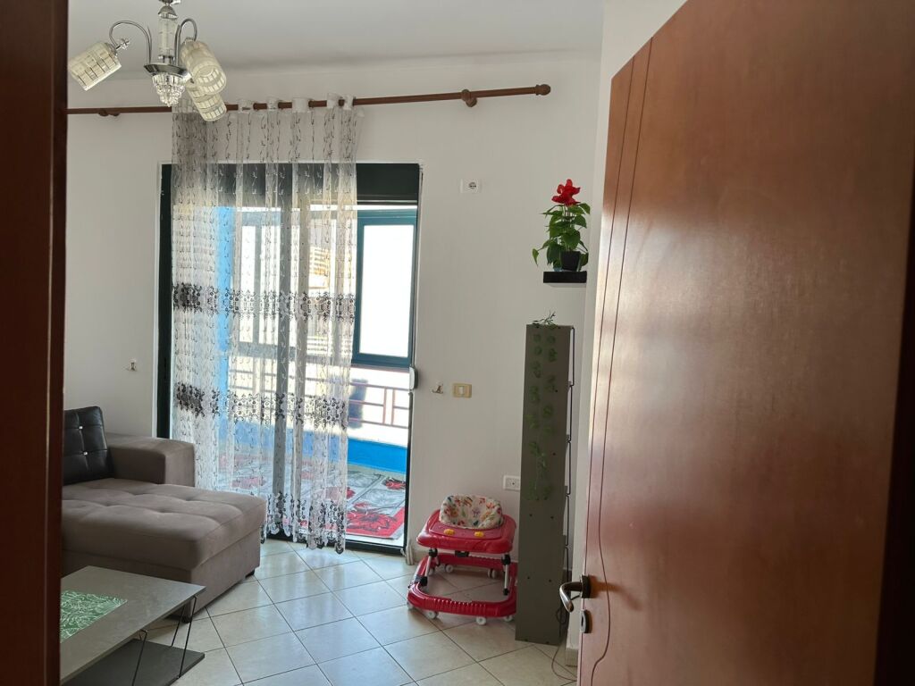 Apartment 1+1, Kombinat!