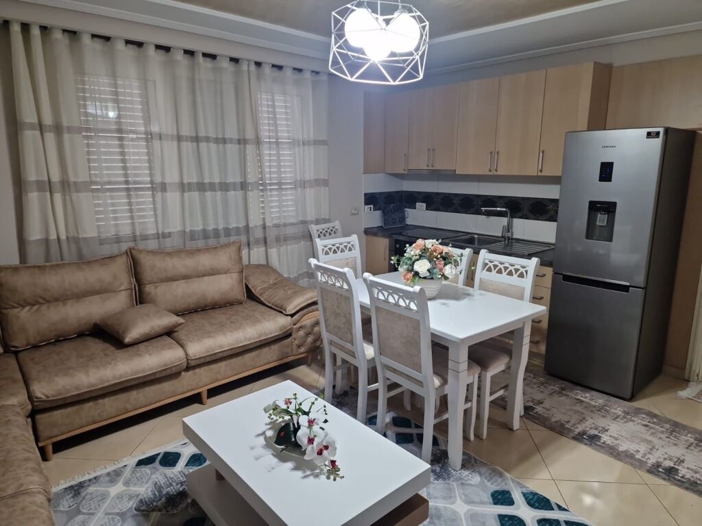 Apartament 2+1 me qira tek Zogu i Zi!