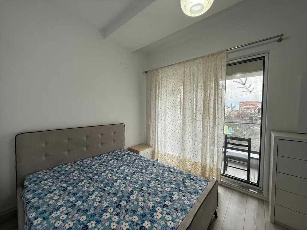 Qera, Apartament 1+1 Kompleksi Kontakt, 21 Dhjetori, Tiranë