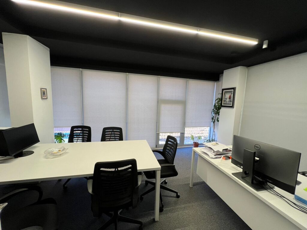 Furnished office space for rent, new bazaar, 1000 euros