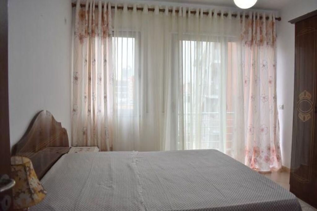 Appartamento 2+1 in affitto in Via Mine Peza.