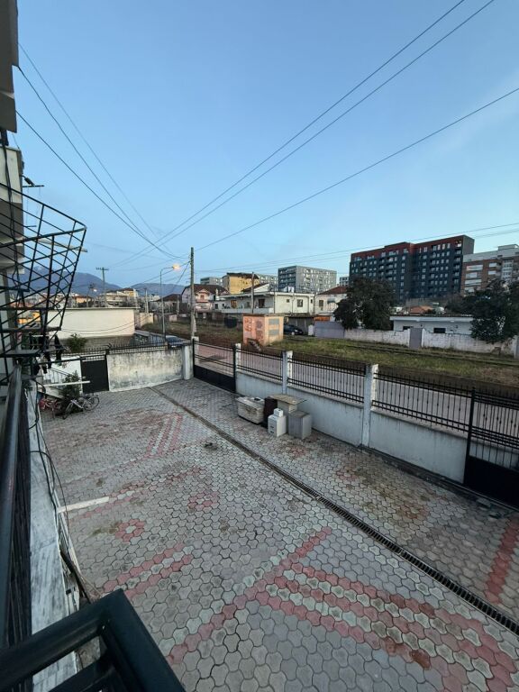 🏡Affittiamo il 2° piano di una villa – dietro l'Ospedale Militare ✨