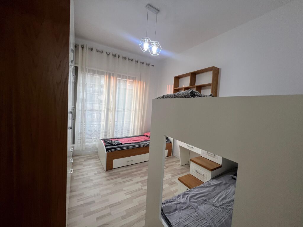 📣 QERA Apartament 2+1 📍 Kompleksi Delijorgji 🛣️ Rruga e "Kavajes" ✨ 💶 Çmimi 1.200 Euro
