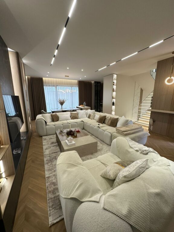 🏡 Residential Villa – Vile Roses, Farkë