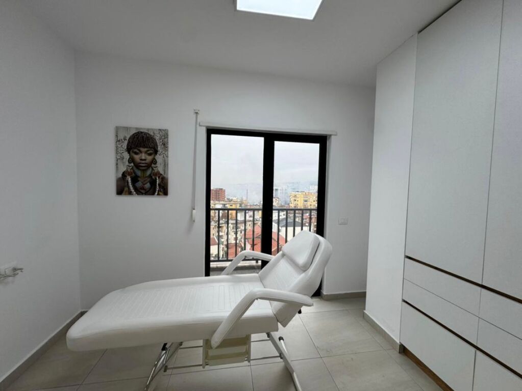 Appartamento 3+1+2 in Vendita, Vicino a Villa Gold