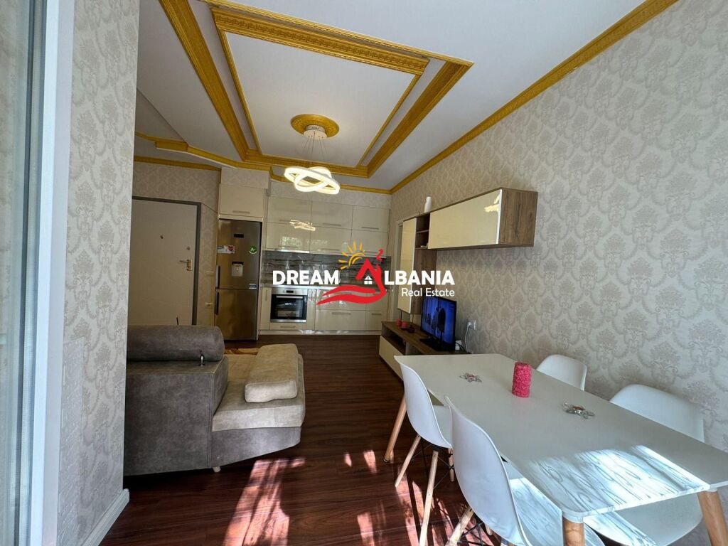 Super Apartament 2+1 ne shitje Liqeni i Thate, prane Hotel Radisson (ID 41212161)