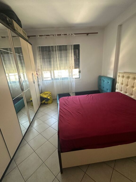 Apartment 1+1, Kombinat!