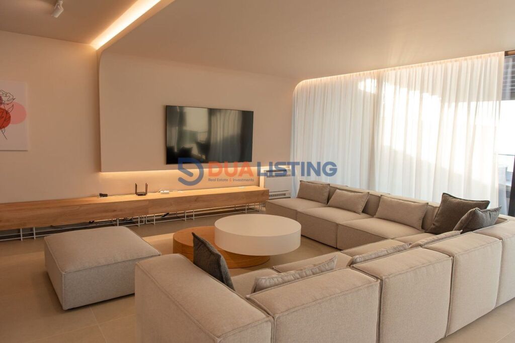 Shesim Penthouse Ikonik me Verandë Panoramike , Vlore Jetë Luksi mbi Detin Jon, Vlorë