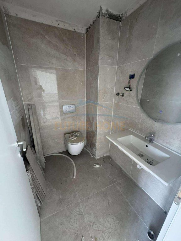 Qera, Ambjent Biznesi,te Ish profarma, 750 €, UNA57018
