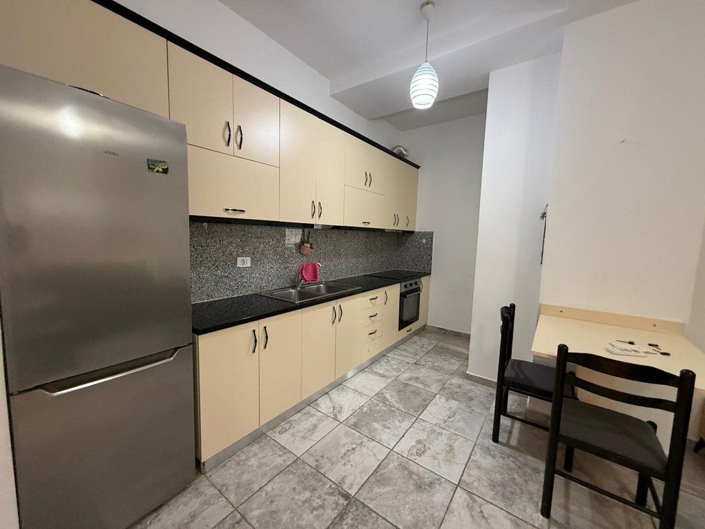 Qera, Apartament 1+1 Kompleksi Kontakt, 21 Dhjetori, Tiranë