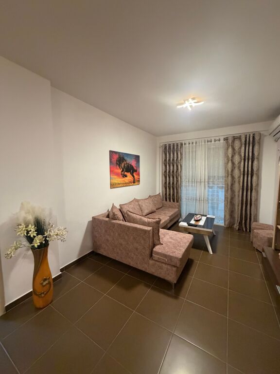 2+1, furnished, Peti Street, Dry Lake, price 650 euros with parking