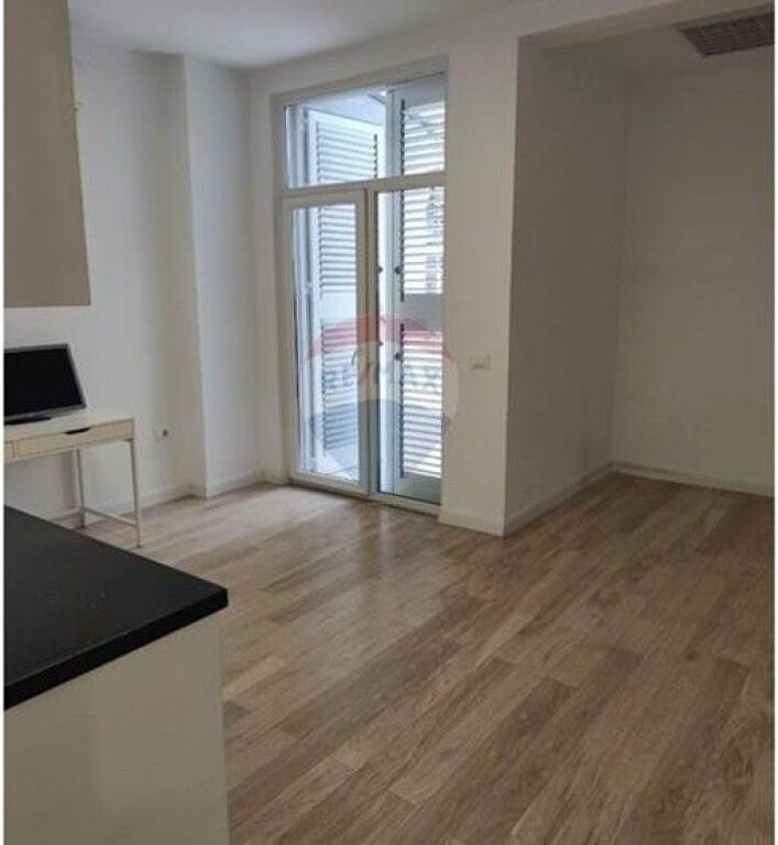 Jepet me Qira Ambjent Biznesi te Komuna e Parisit Kika 2 530571004-28
