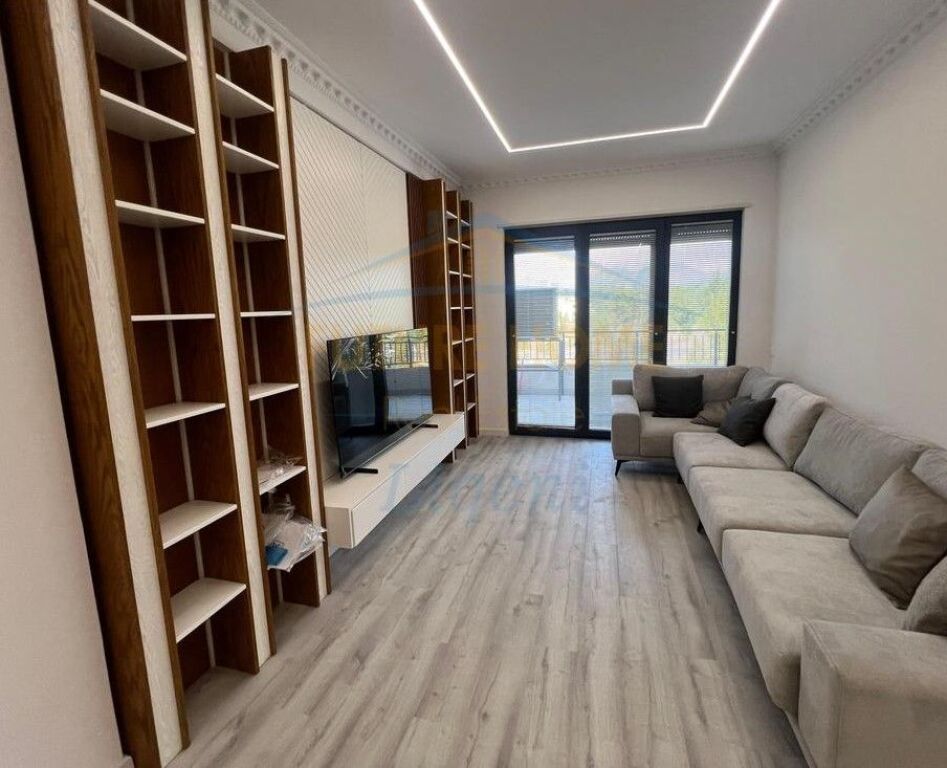 Affitto, Appartamento 2+1+Posto Auto, Lago Secco, Tirana.