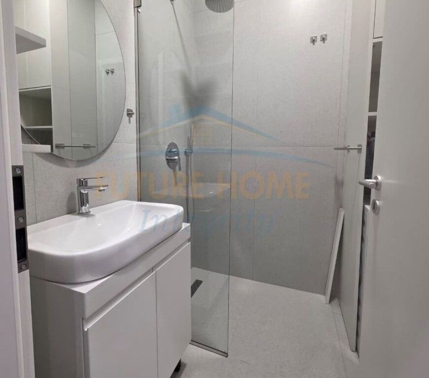 Affitto, Appartamento 1+1, Complesso Kadiu, Tirana.