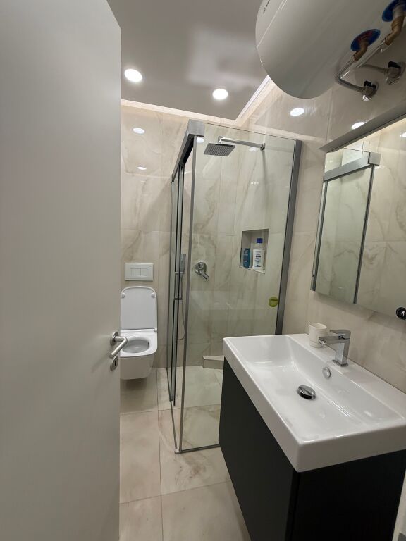 🏠FOR RENT Apartment 3+1+2+block 📍Selvia, near the Center 🏢7th floor, with elevator  🛋️Entrance is furnished 📐Area 120m2 Net 💶 Price: 1500€