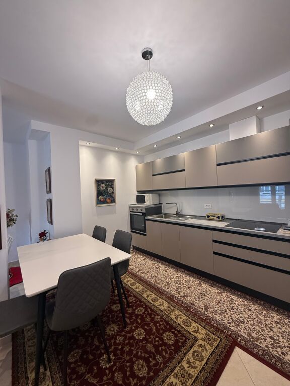 🏠FOR RENT Apartment 3+1+2+block 📍Selvia, near the Center 🏢7th floor, with elevator  🛋️Entrance is furnished 📐Area 120m2 Net 💶 Price: 1500€
