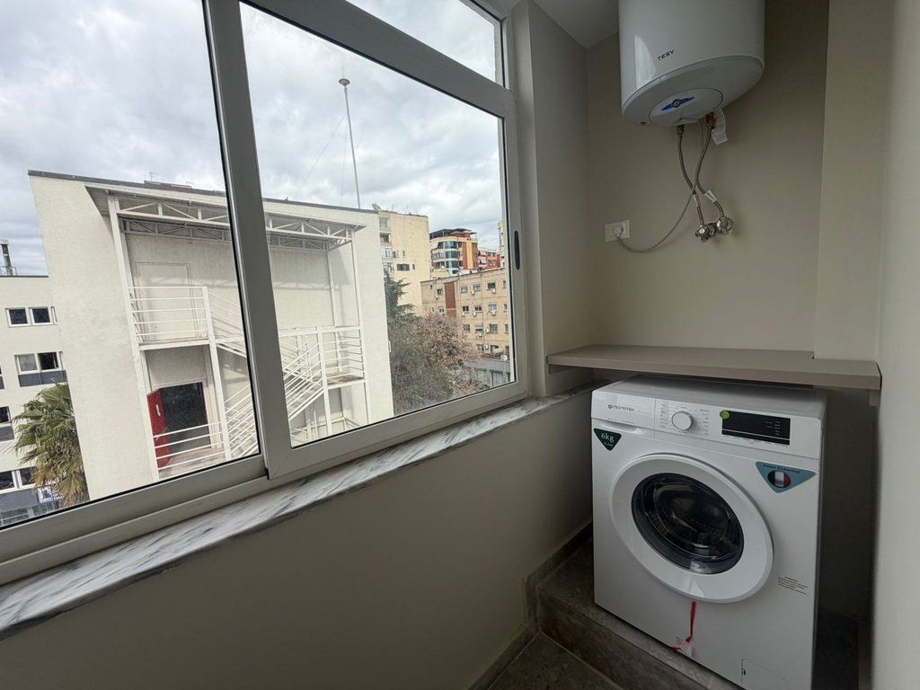 In vendita, 2 appartamenti 1+1, 21 Dhjetori, Tirana.