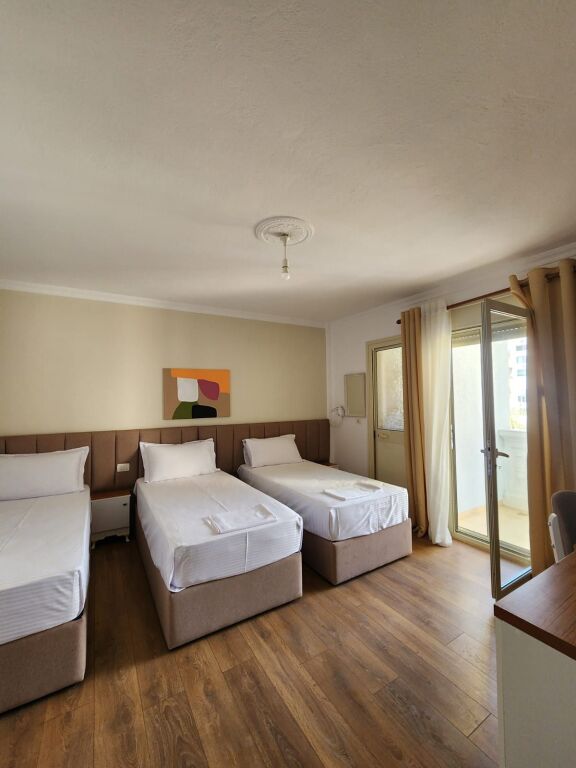 Hotel në shitje