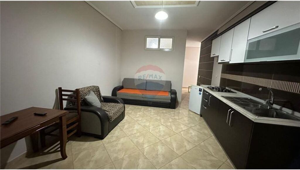 🏡 Apartament 1+1 me Qera – Rruga Dhimitër Konomi, Vlorë
