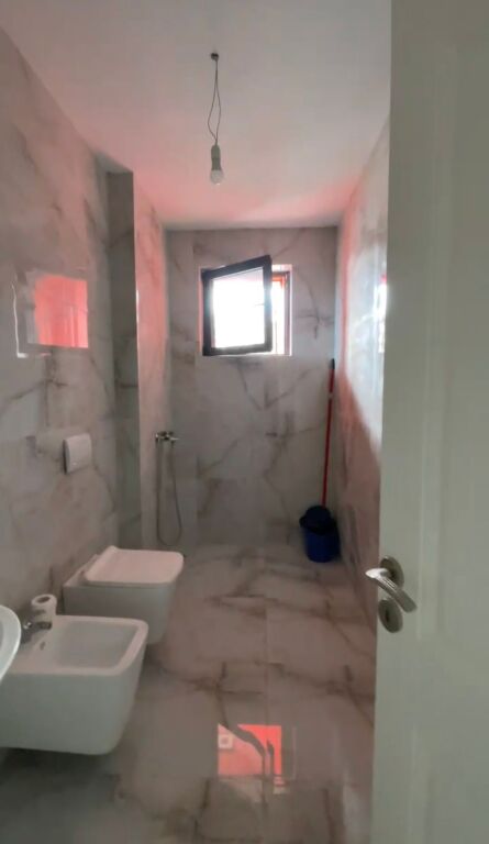 Jepet me qira 3+1+post parkimi tek future home rezidence