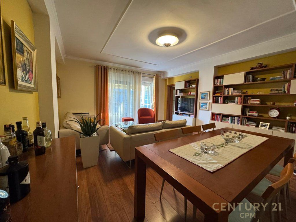 Apartament 2+1+2 Me Qira në Ish Bllok 1,800 € /Muaj Sip. Totale  136m2