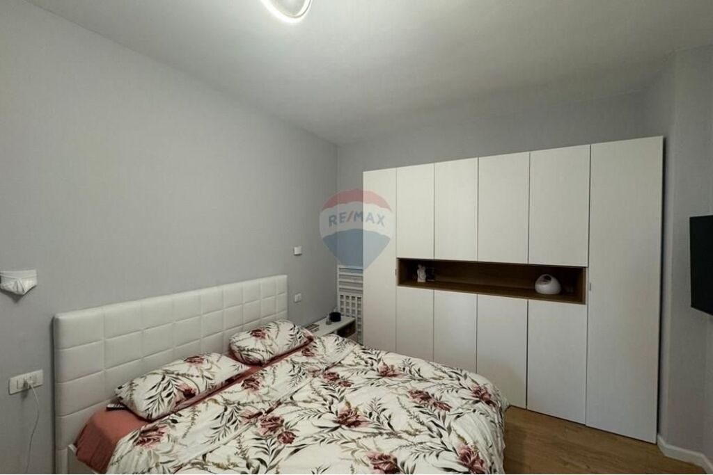 Apartament - Për Shitje - Vila L, Tiranë