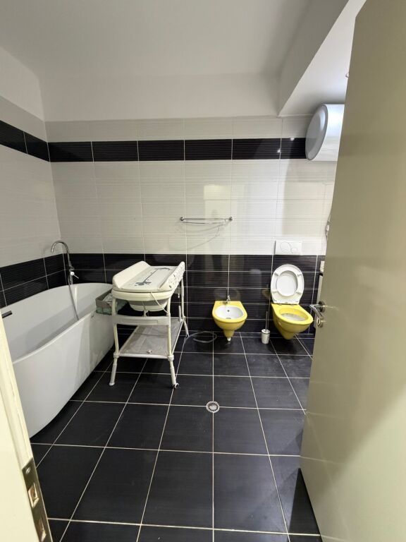🏡 SHITET APARTAMENT 2+1+2 – MISTO MAME (CABEJ)