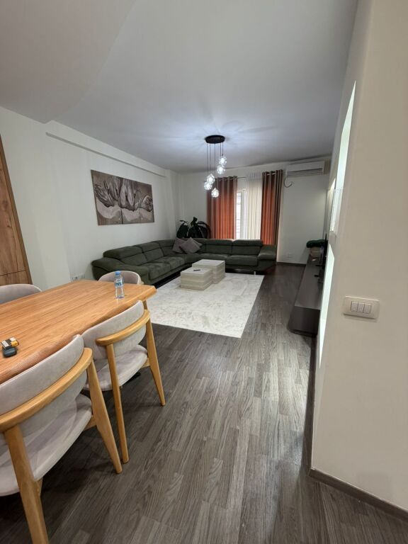 🏡 SHITET APARTAMENT 2+1+2 – MISTO MAME (CABEJ)