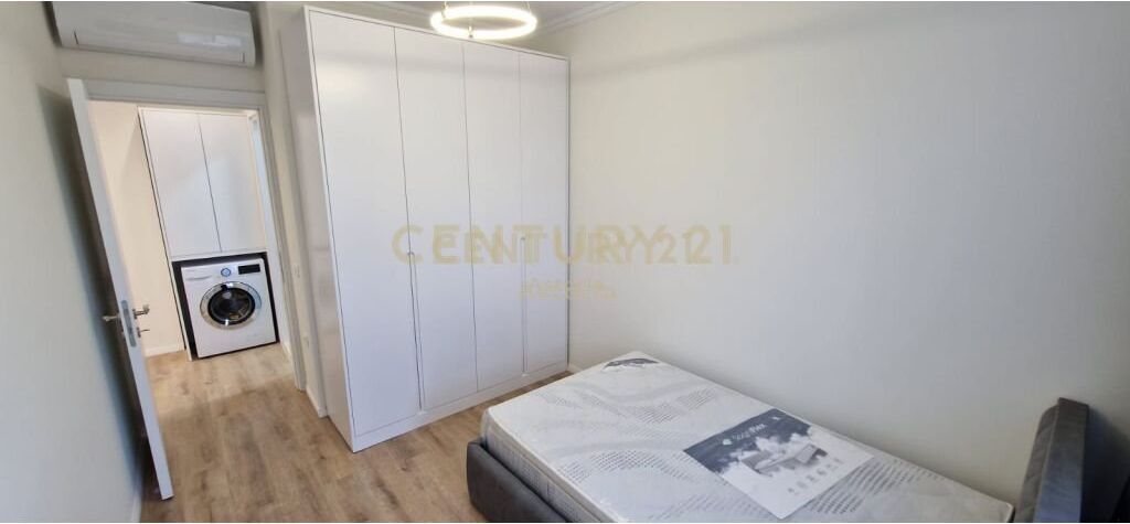 JEPET ME QIRA APARTAMENT PREMIUM 2+1+2+POST PARKIMI TE BULEVARDI I RI
