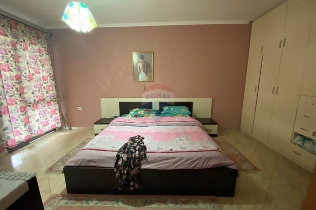 Apartament - Për Shitje - Tregu Elektrik I Ri, Tiranë(ID: 530181098-76)