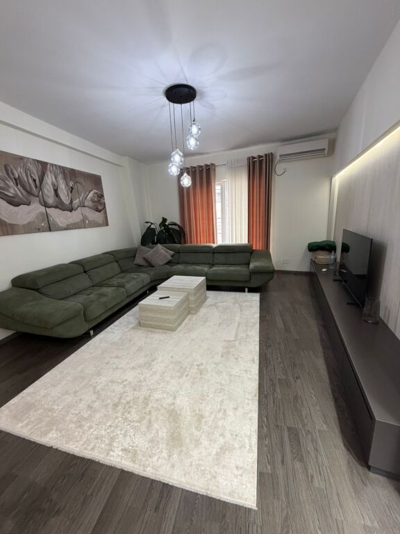 🏡 SHITET APARTAMENT 2+1+2 – MISTO MAME (CABEJ)