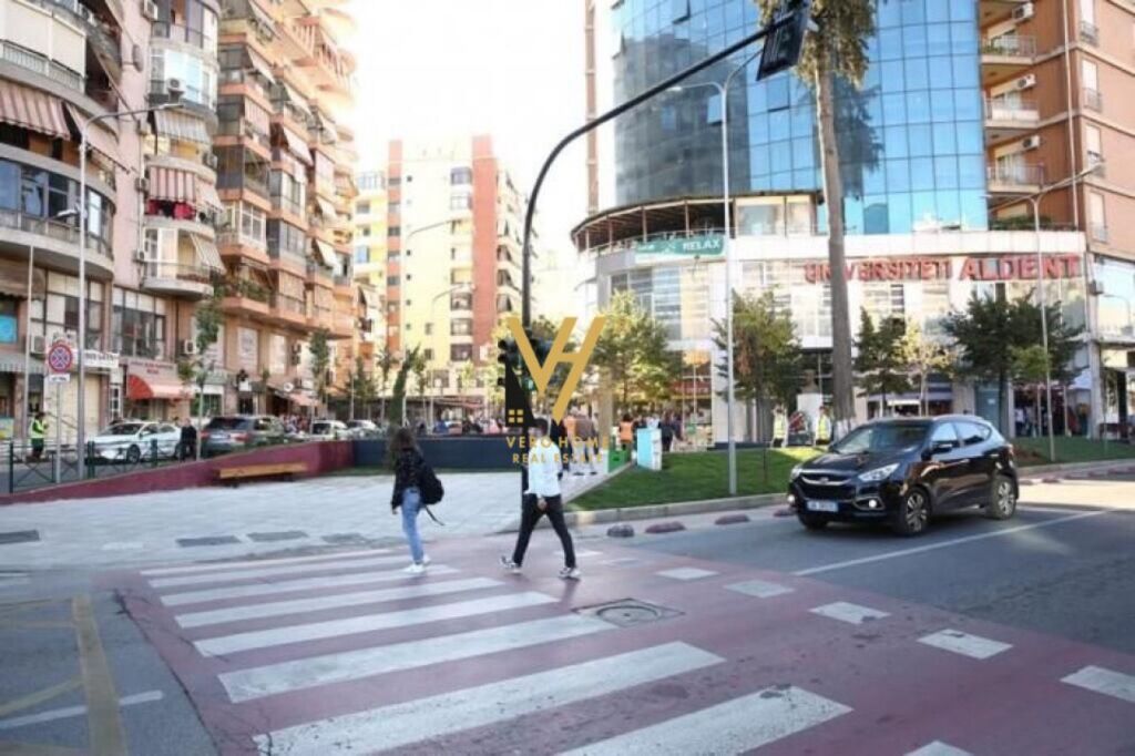 JEPET ZYRE 200 M2 ME QIRA TE SELVIA 300.000 LEKE