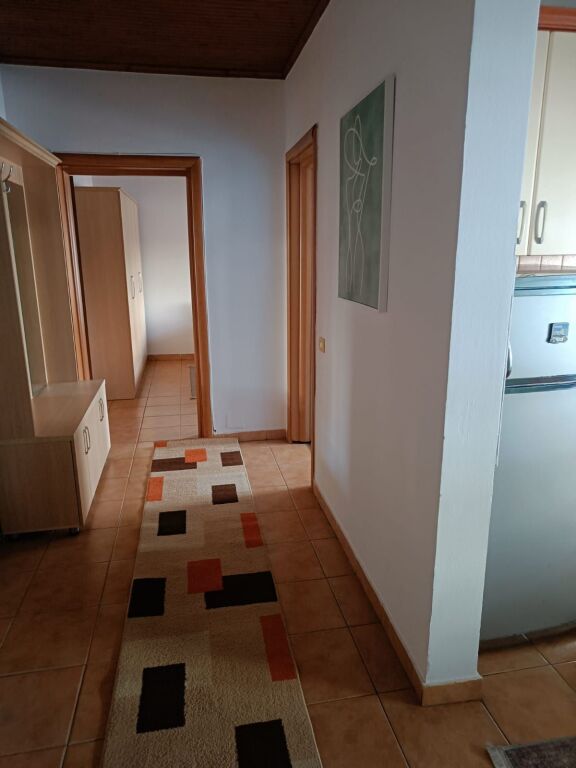 Apartament me qera