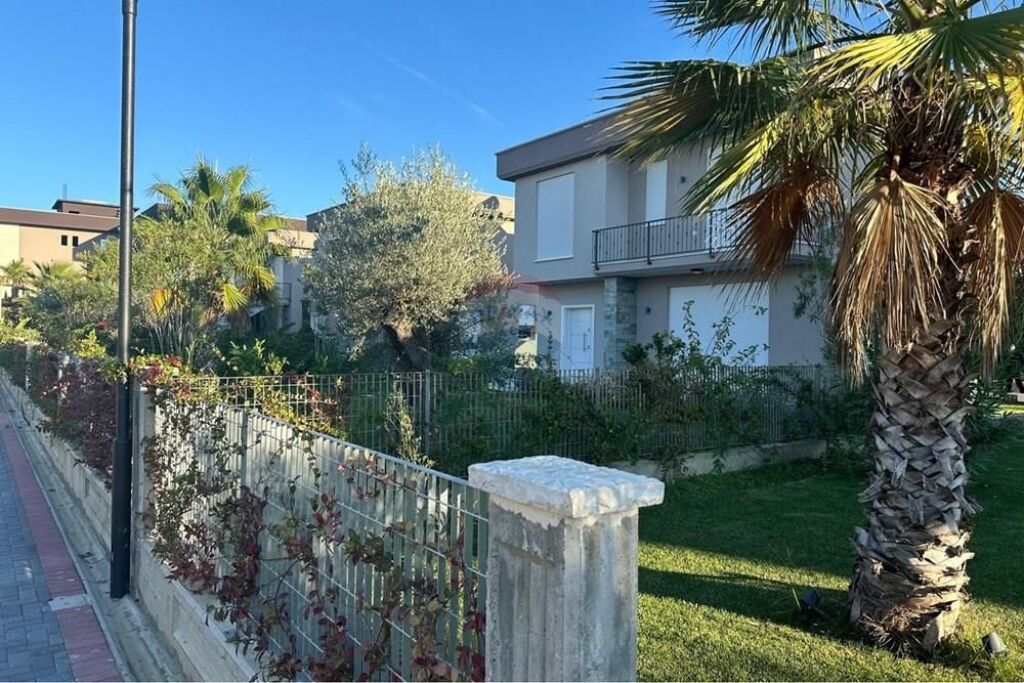 Villa for Sale Near Lalëz Bay