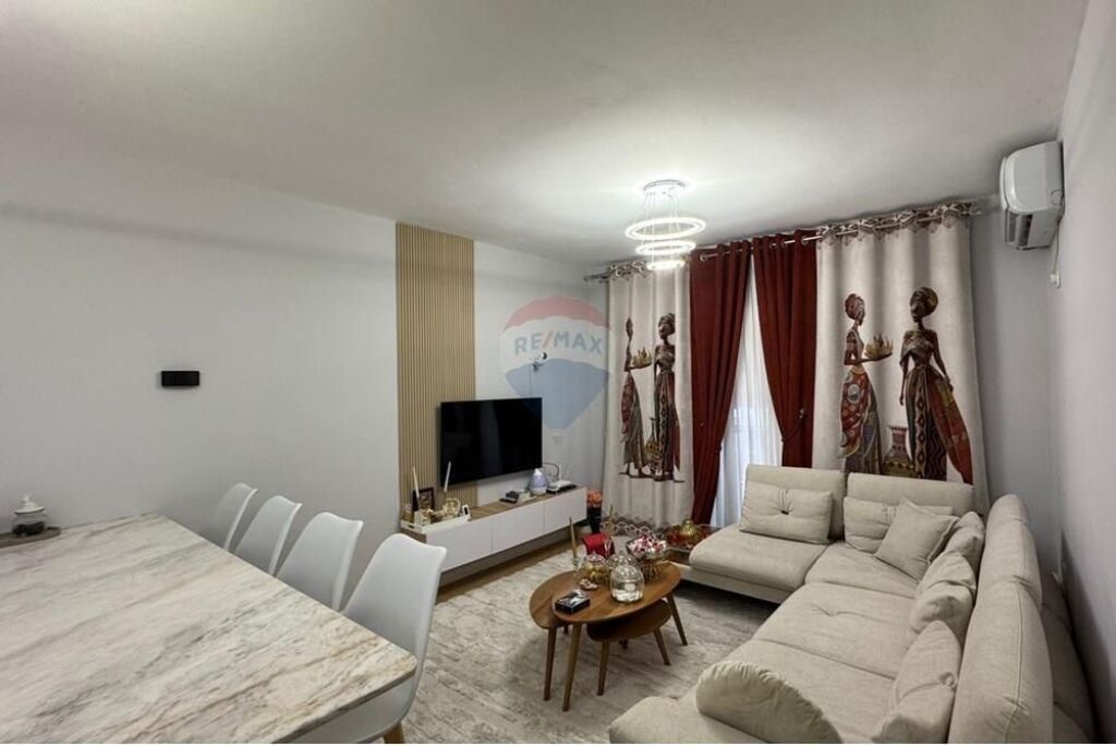 Apartament - Për Shitje - Vila L, Tiranë