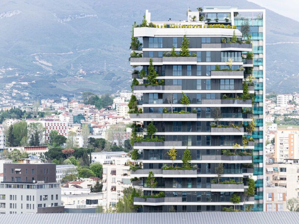 Appartamento 3+1+2 a Vertical Forest , Air Albania