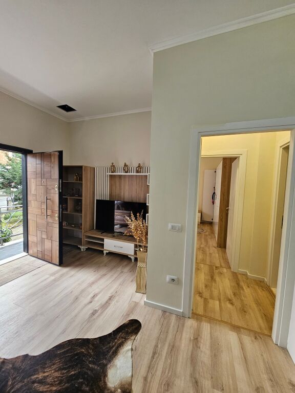 Shitet Apartament 2+2 në Rrugën e Freskut, Tiranë | 110 m² | I Mobiluar