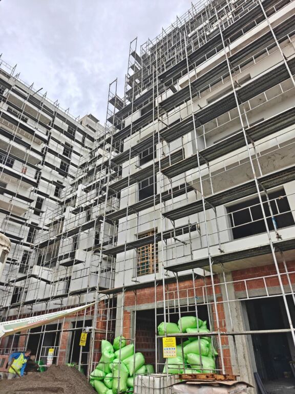 Shitet Apartament ne Bathore