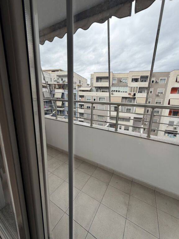 🏡 SHITET APARTAMENT 2+1+2 – MISTO MAME (CABEJ)
