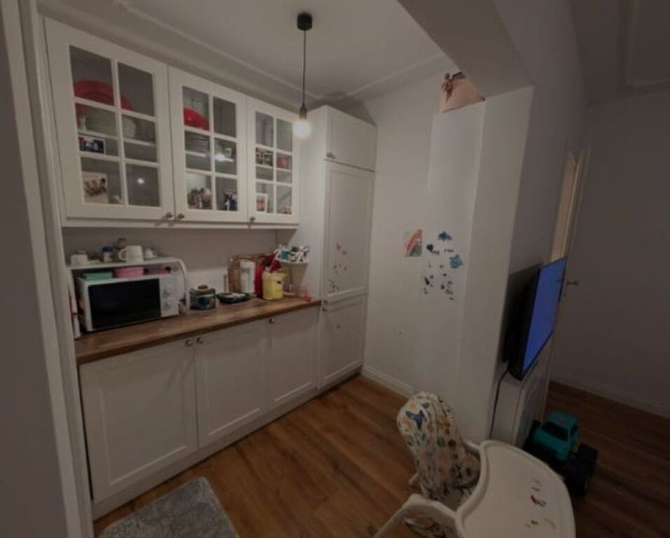 Apartment 2+1, Congress of Lushnja!