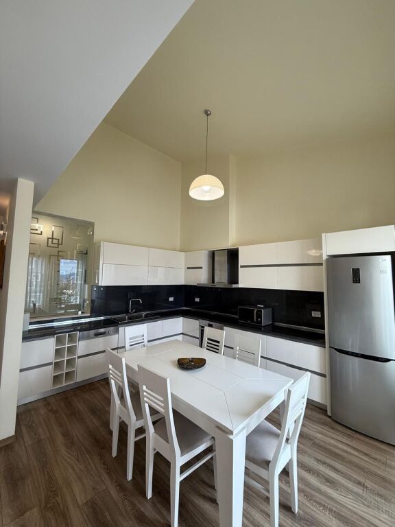 Apartament me qera