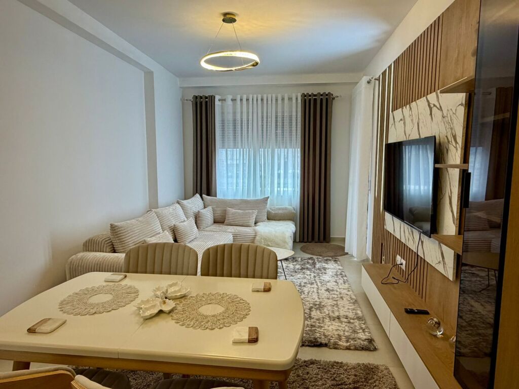 🏡 Appartamento 2+1 + Parcheggio – Via Bedri Karapici