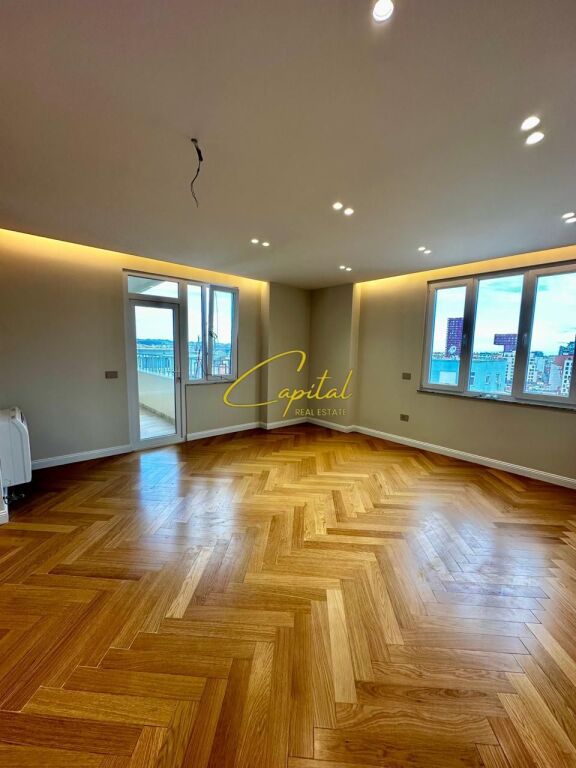 OFFICE FOR RENT 145 M2 FORMER EXHIBITION 1,500 EURO
