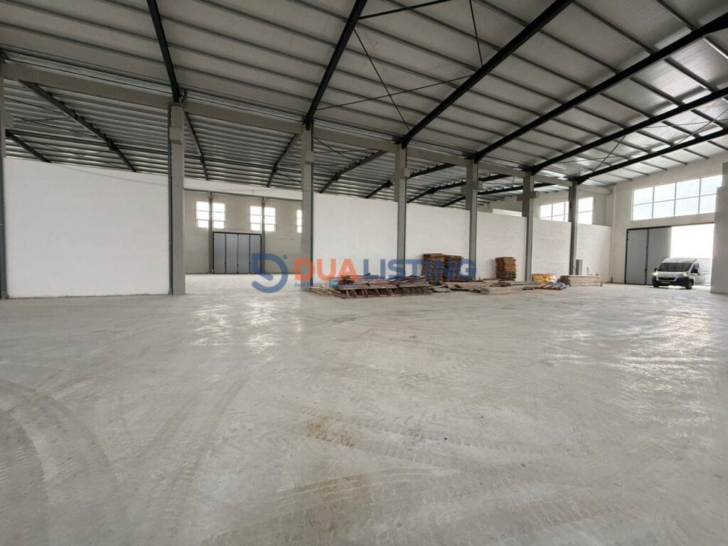 MAGAZZINO ELITARIO IN AFFITTO – ALTO STANDARD DI COSTRUZIONE 💎 📍 Manëz – Baia di Lalëz