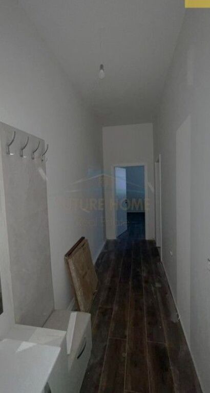 Shitet, Apartament 1+1, Fresku , Tiranë